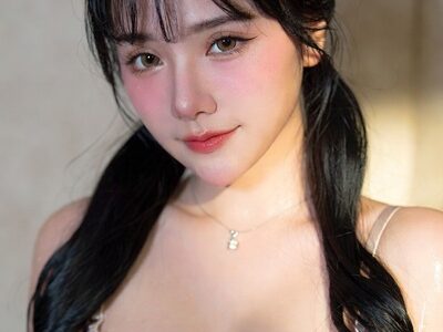 ยสตนสาวน้อยน่ารัก แอบเย็ดกับรุ่นพี่ในห้องน้ำหอ น้ำแตกเต็มพื้นกระเบื้องยสตน